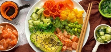 Poke Bowl de casă: Rețeta de bază, sosul și 4 variante noi